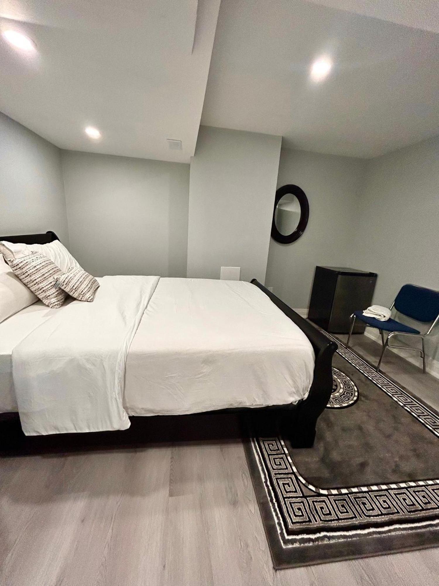 Apartment B 2 Bedroom แบรมพ์ตัน ภายนอก รูปภาพ